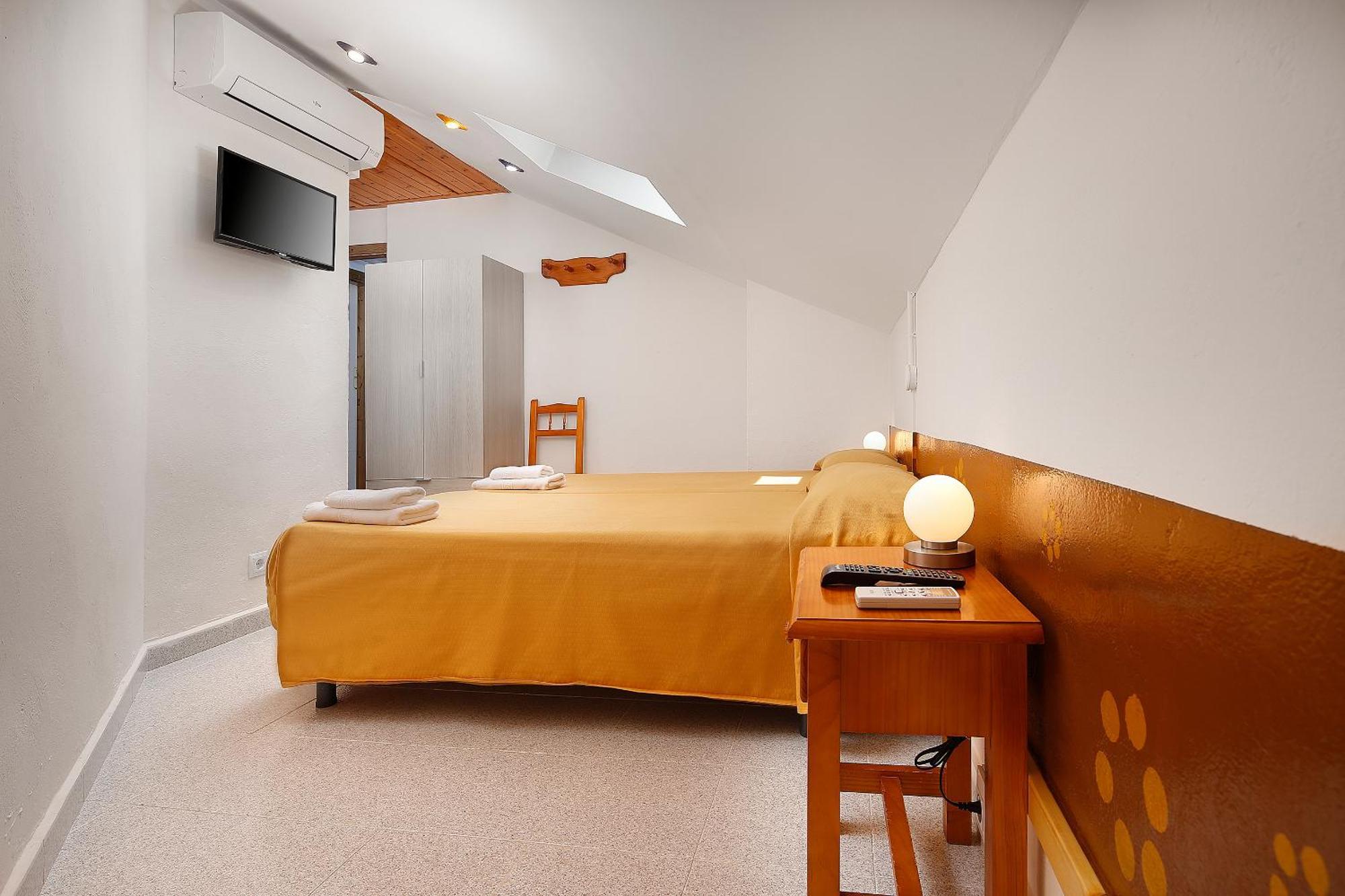 Albergue Sierra De Arbe Naval Luaran gambar